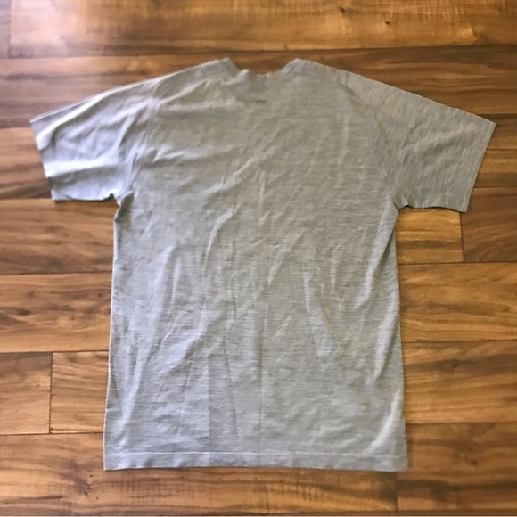 Lululemon T-Shirt Sz M Mens - Picture 2 of 2